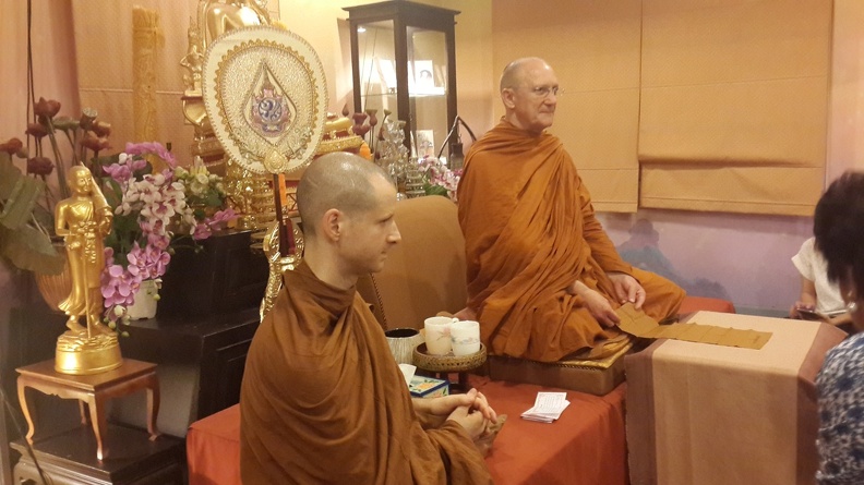 Dec. 15 - Luang Por receiving guests after his teaching at Bahn Aree, Bangkok (http://www.baanaree.net/)