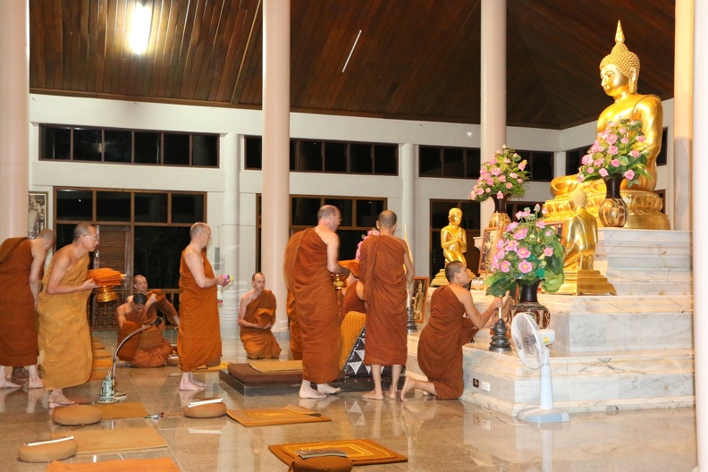 Dec. 6th evening - Luang Por Pasanno arrives to an awaiting Sangha at Wat Pah Nananchat (http://www.watpahnanachat.org/)