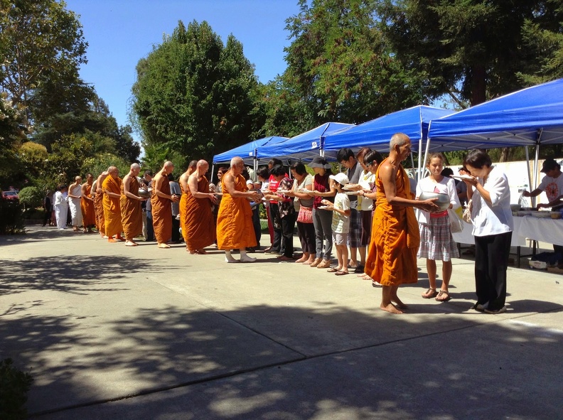 Visit to Wat Buddhanusorn 064.jpg