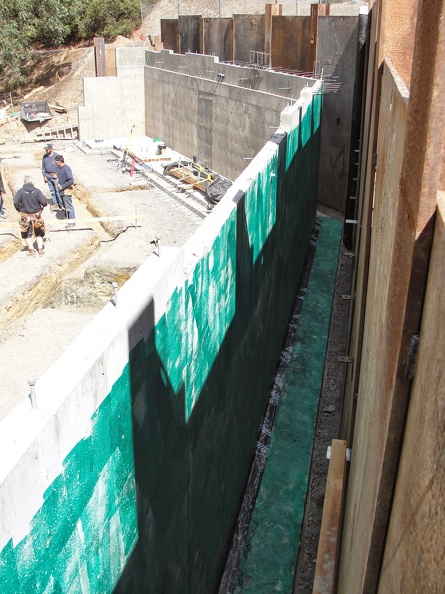 Q7 waterproofing retaining wall.jpg